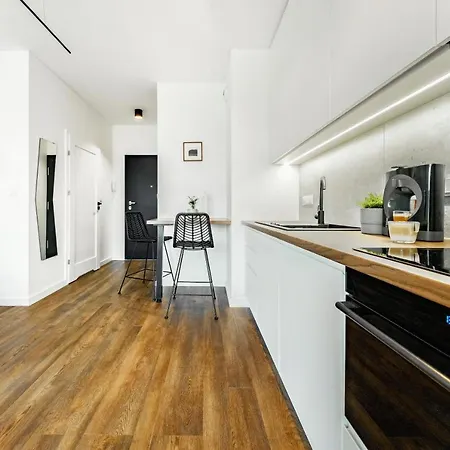Garden Wola - Ogrodek & Hamak, Smart Tv I Wi-fi, Guminska 1 Appartement