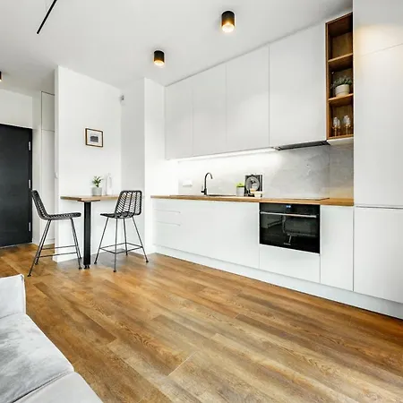 Apartment Garden Wola - Ogrodek & Hamak, Smart Tv I Wi-fi, Guminska 1