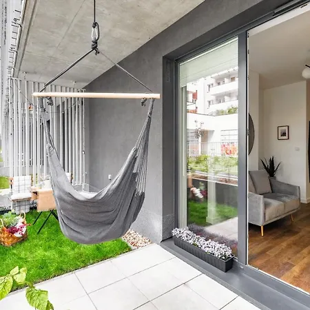 Apartmán Garden Wola - Ogrodek & Hamak, Smart Tv I Wi-fi, Guminska 1 Varšava