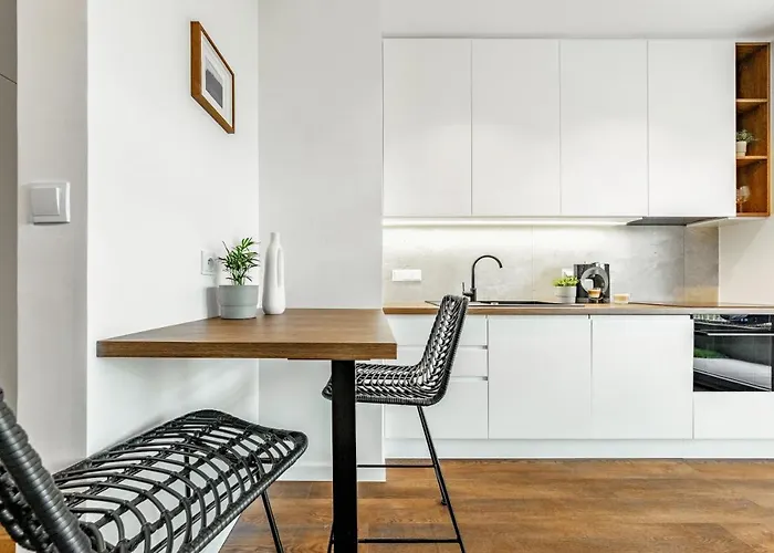 شقة Stacja Wola - Mini Ogrodek & Hamak, Smart Tv I Wi-fi, Guminska 1, 29m2