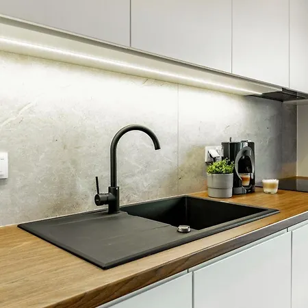 Stacja Wola - Mini Ogródek&hamak, Smart Tv I Wi-fi, Gumińska 1, 29m2 Lägenhet Warszawa