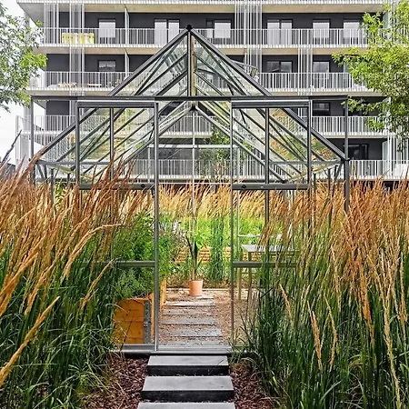 Garden Wola - Ogrodek & Hamak, Smart Tv I Wi-fi, Guminska 1 Apartment Warschau